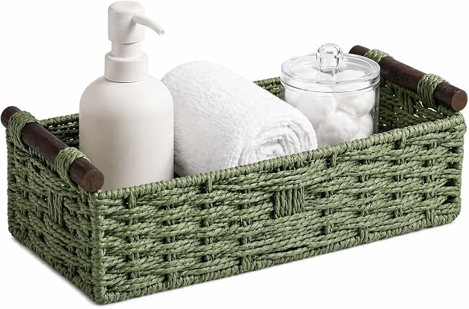 Cestino da bagno intrecciato verde salvia con manici in legno - Porta carta igienica, retro in vimini verde per il cestino da toilette, vassoio decorativo boho per il bagno da posizionare sopra la cassetta dello sciacquone o su una mensola Cestino da bagno intrecciato verde salvia con manici in legno - Porta carta igienica, retro in vimini verde per il cestino da toilette, vassoio decorativo boho per il bagno da posizionare sopra la cassetta dello sciacquone o su una mensola